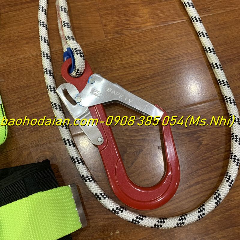 Dây an toàn bán thân Hàn Quốc móc nhôm có kèm hộp giảm sốc- Hình thật