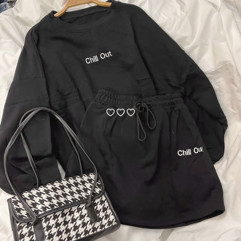 Áo croptop tay dài chân váy lưng thun