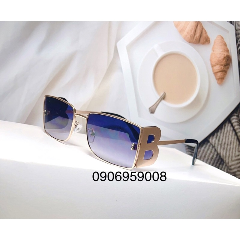Kính Chữ B Vuông kim loại Kính BBR hot trend 2022