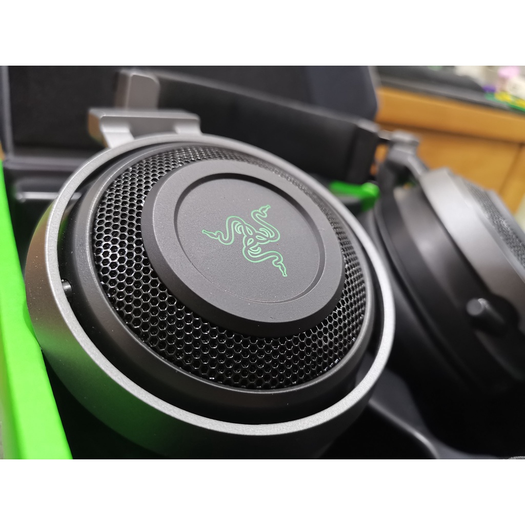 Tai nghe không dây Razer Nari Ultimate Wireless THX 7.1