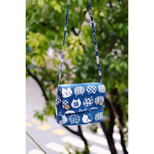 Túi 𝐇𝐀𝐍𝐃𝐌𝐀𝐃𝐄 đeo chéo vải Canvas / phong cách vintage / hoạ tiết Mèo Bông