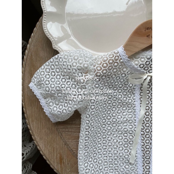 Áo Khoác Cardigan Ren Mỏng Bé Gái Jennybebe style Hàn Quốc Màu Trắng Tiểu Thư