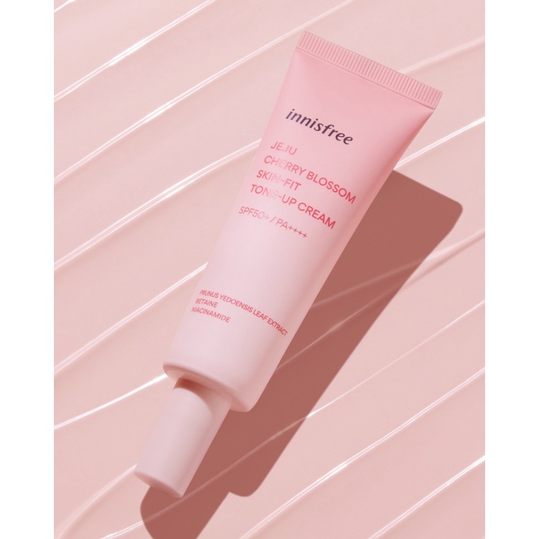Kem Dưỡng Trắng, Chống nắng, Nâng Tone Màu Innisfree Jeju Cherry Blossom Skin Fit Tone Up Cream SPF50+/ PA++++ 50ml
