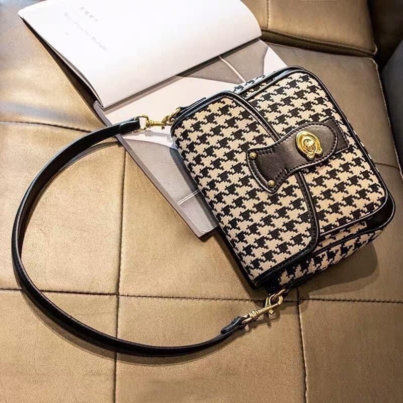 Túi vintage xinh lắm nè