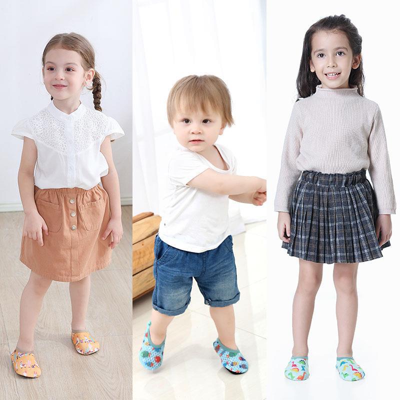 Giày chống trượt họa tiết hoạt hình đáng yêu cho trẻ tập đi