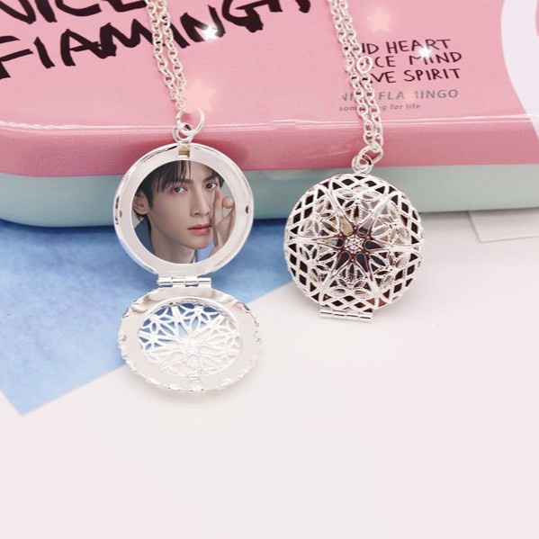 Vòng cổ IN HÌNH LA VÂN HI đóng nắp kim loại xinh xắn idol thần tượng