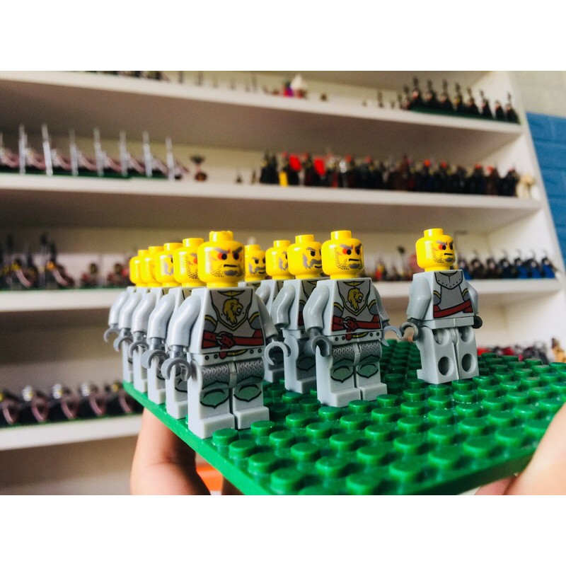 lego minifigres hiệp sỹ trung cổ dòng sư tử (mua trên 10 tặng thêm phụ kiện)