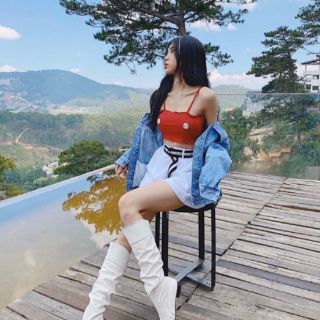 Áo 2s croptop thêu hoa cúc