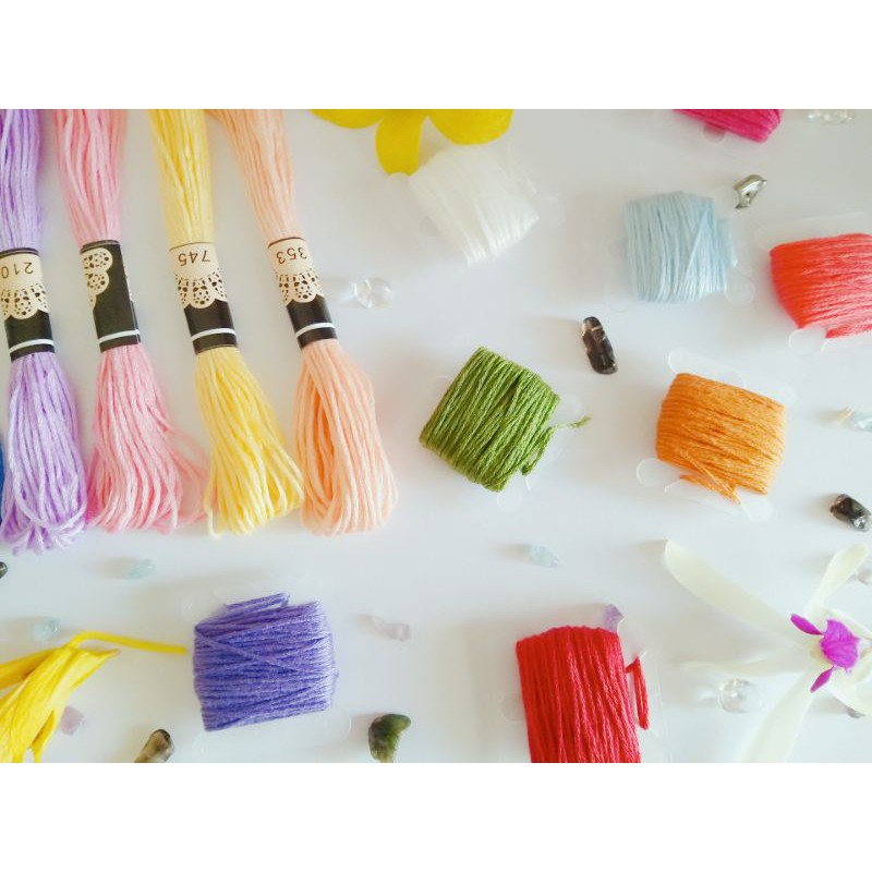 Hộp chỉ thêu Shanghai 55 màu khác nhau.