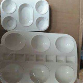 Vỉ khay pha màu loại to loại nhỏ
