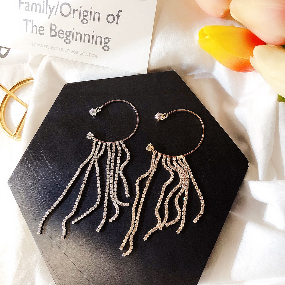 Hoa tai thiết kế sợi dây thả đính kim cương cho nữ