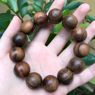 Vòng gỗ bách xanh chìm
