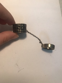 Set 2 nhẫn có xích cá tính