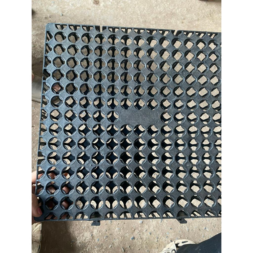 Vỉ Nhựa Thoát Nước Lót Sàn Trồng Cây Sân Thượng Nhà Vườn KT 333x333