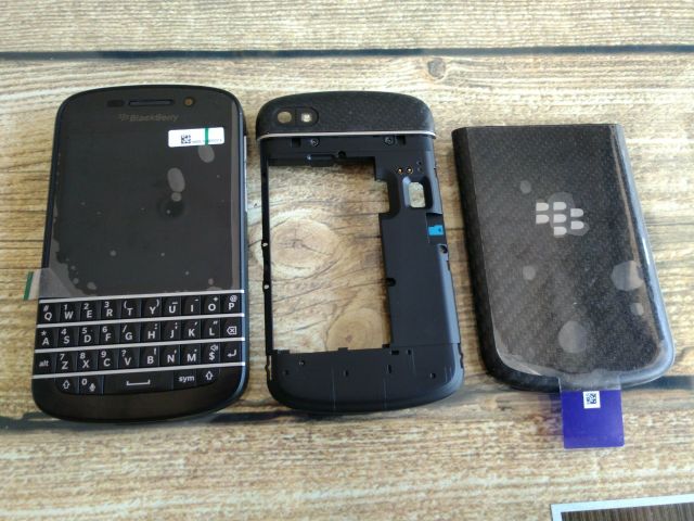 Bộ vỏ đen/trắng đầy đủ của Blackberry Q10 | BigBuy360 - bigbuy360.vn