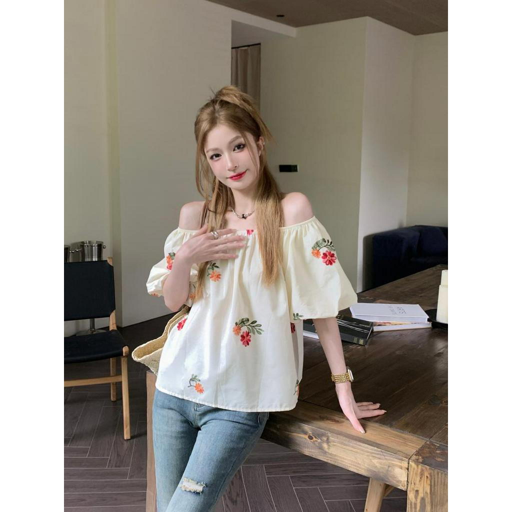 Áo Kiểu Trễ Vai Dáng Rộng Tay Phồng Thêu Họa Tiết Kiểu Pháp Thời Trang Mùa Hè 63115