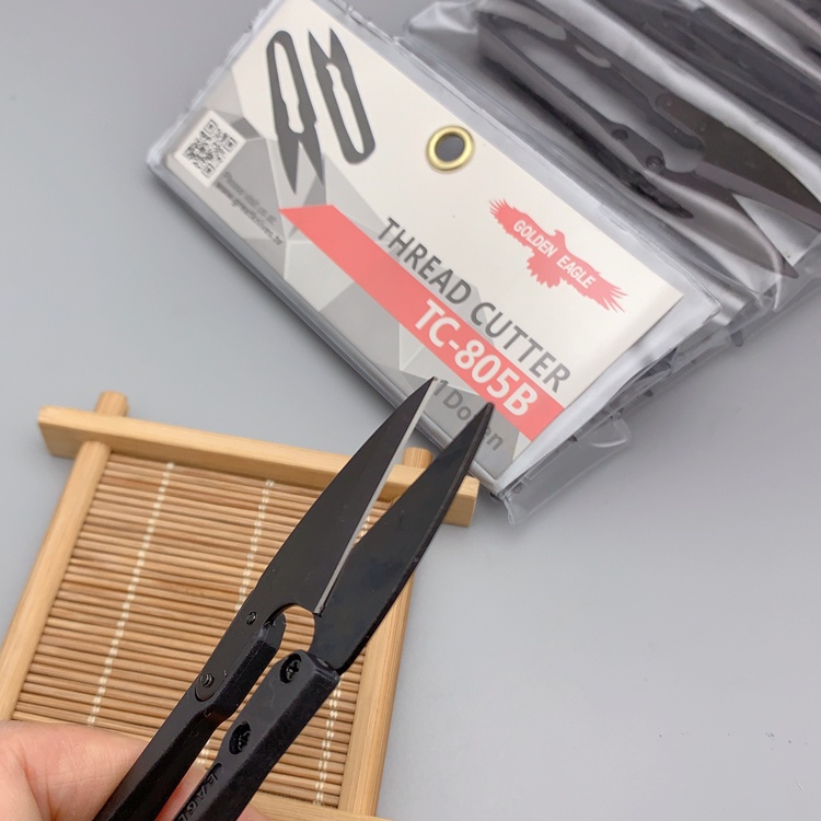 Kéo Bấm Chỉ Lưỡi Đen Cán Nhựa Đen.