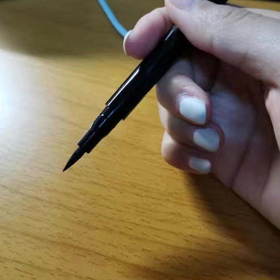 Bút kẻ mắt CAIJI nước màu đen chống nước tốt dùng trang điểm