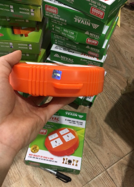 Ổ cắm chịu tải 6000W tròn 4 lỗ cắm
