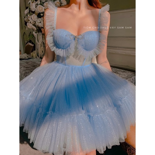 Váy cho thuê hoặc bán. giá thuê 250k. Giá bán 1tr