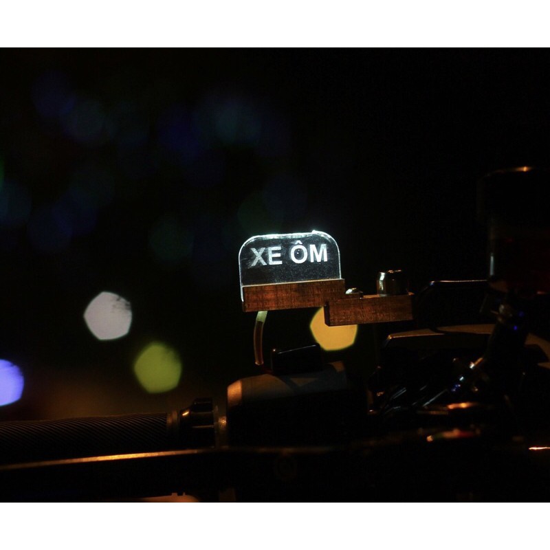 ĐÈN LED TAXI LẮP CHÂN GƯƠNG(tặng kèm ốc bắt chân kiếng SALA Ya 10li 23 giá 139k/bộ)