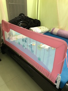 Thanh chắn giường cho bé