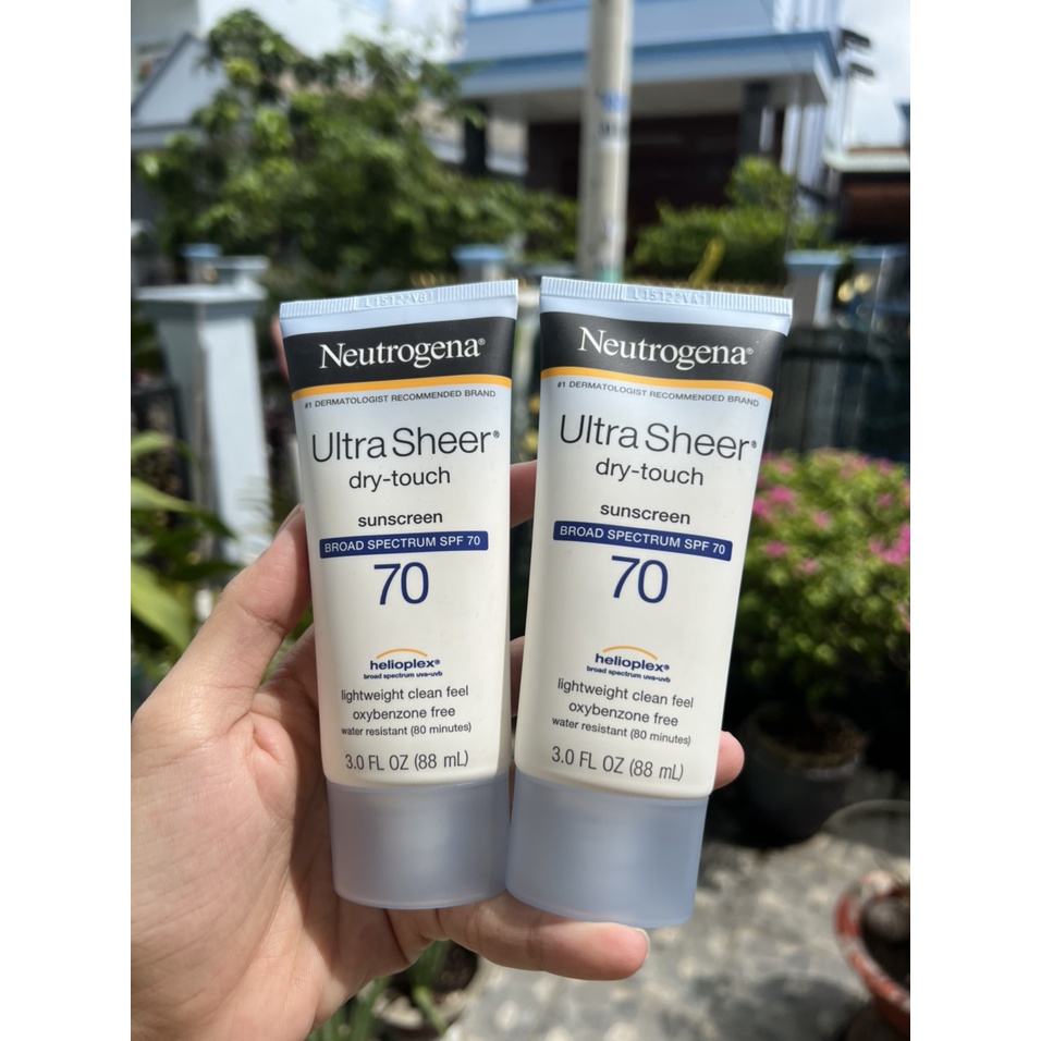 Kem chống nắng chống lão hoá Neutrogena Age Shield Face Oil-free Sunscreen SPF110