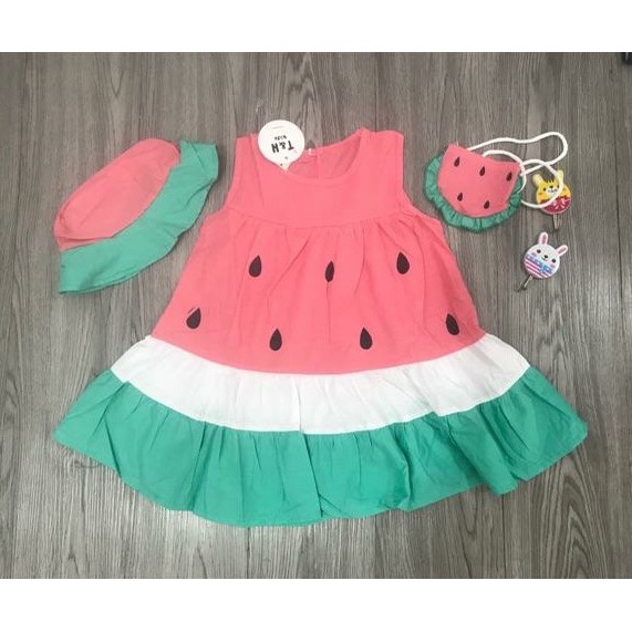 Set Váy bé gái dáng xòe kèm mũ và túi chéo, Đầm dưa hấu kèm phụ kiện chất thô mềm xinh xắn cho bé từ 8 - 22 kg, DUCK329