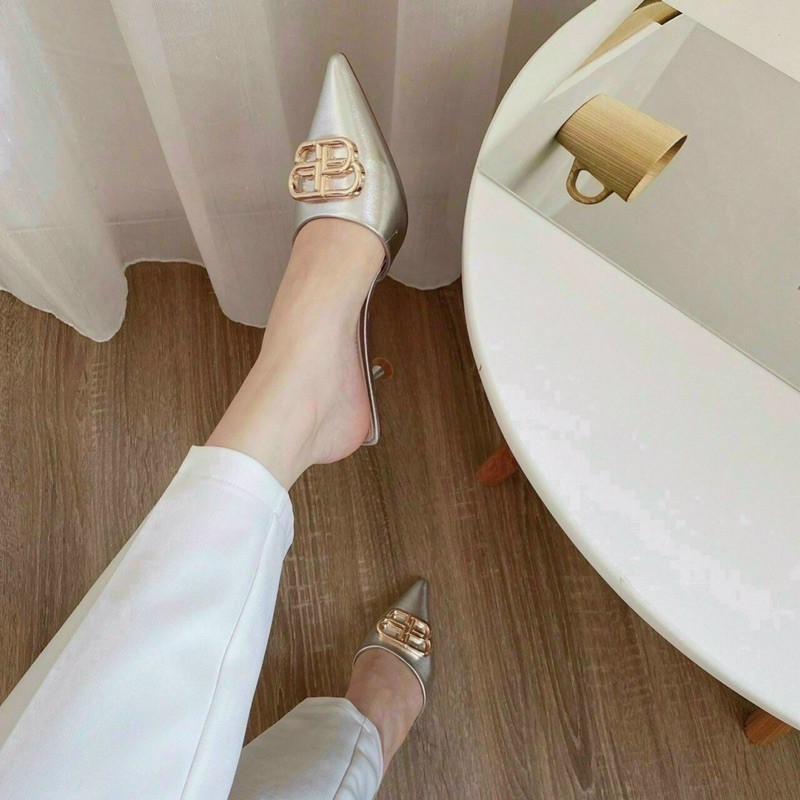 Sục cao gót chữ BB màu đen không quai