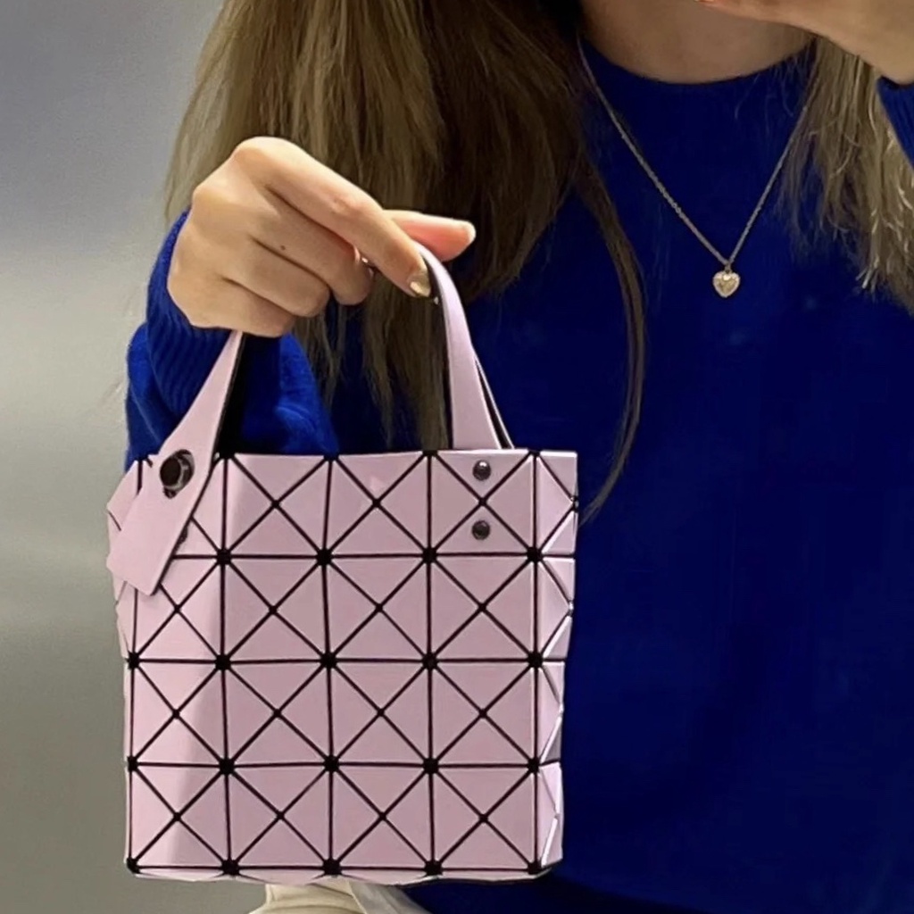 Túi Xách mini Hình Vuông Bốn Ngăn Mẫu Mới 2022 Issey Miyake Phiên Bản Giới Hạn Cho Nữ777777
