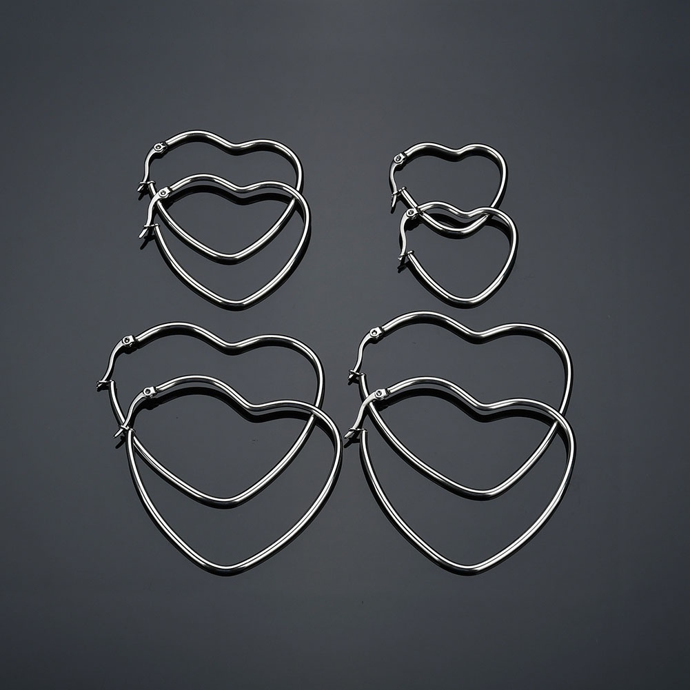 Khuyên tai hình trái tim nhiều kích cỡ cá tính cho nữ