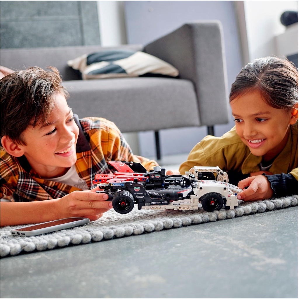 LEGO Technic 42137 Siêu xe Formula E Porsche 99x Electric