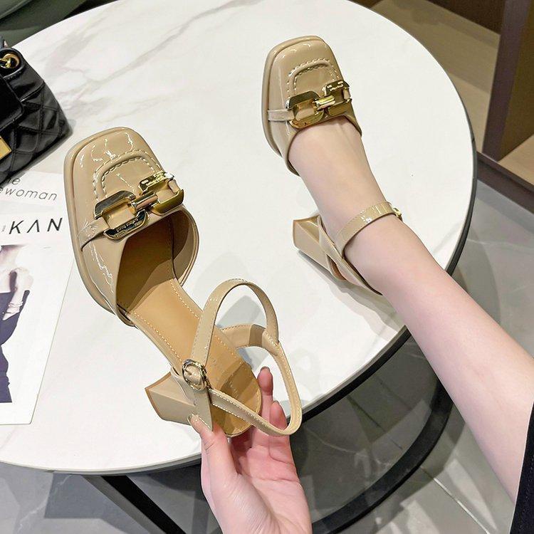 Xăng đan Bít Mũi Vuông Đế Thấp Dày Dặn Phối Khóa Kim Loại Thời Trang Xuân Hè Cho Nữ phụ nữ giày cao gót dày cao gót tính khí thiết kế giày xăng đan
