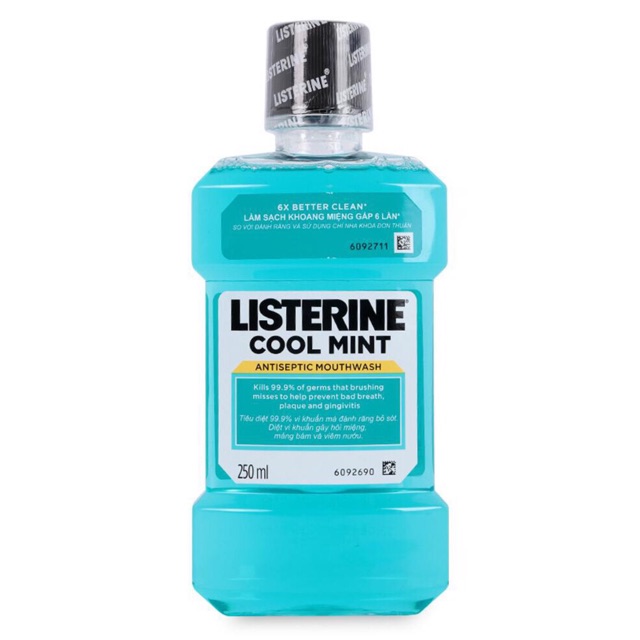 Bộ 2 chai nước súc miệng hơi thở thơm mát Listerine Coolmint 250ml