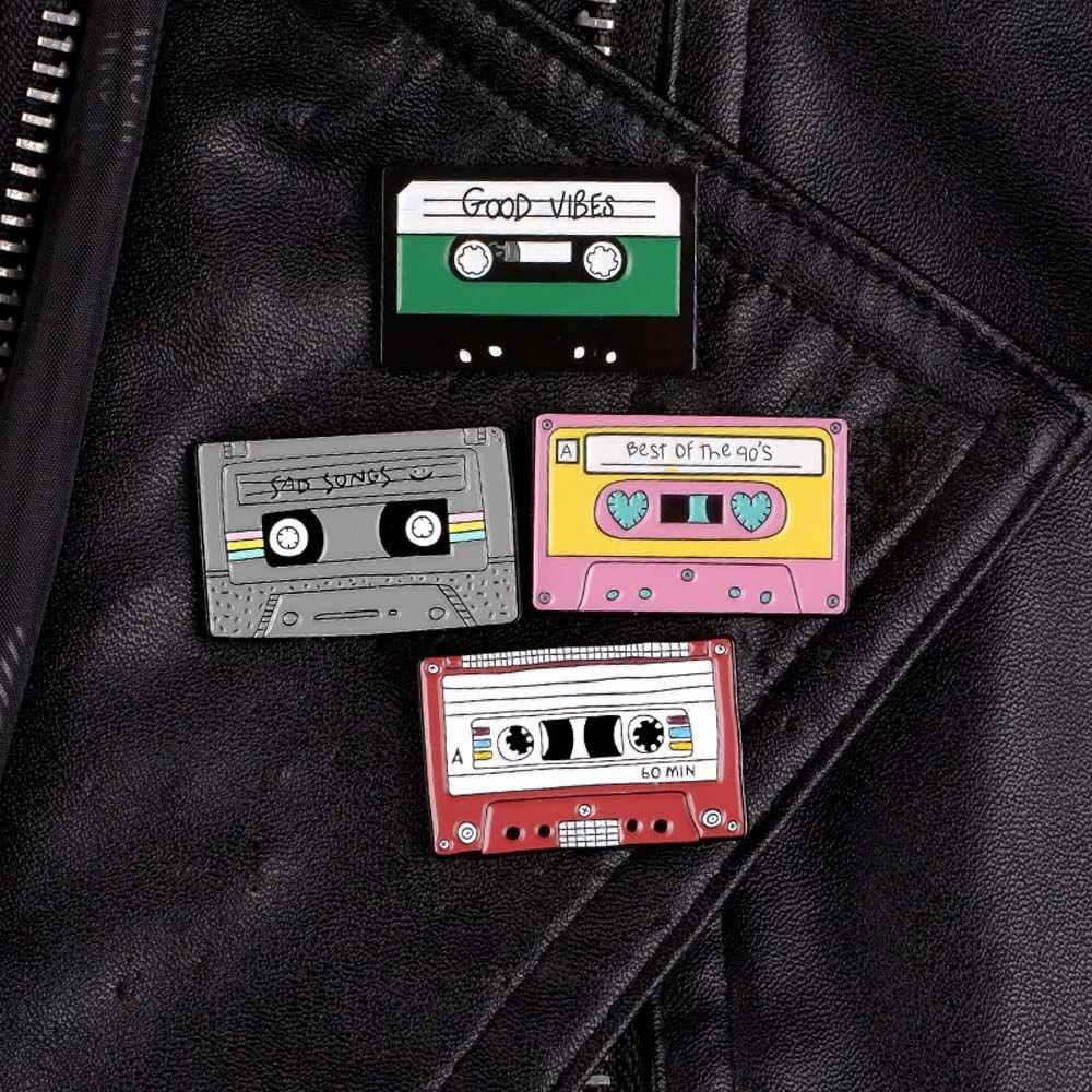Ghim Cài Áo Hình Băng Cát Xét Cổ Điển 90 's