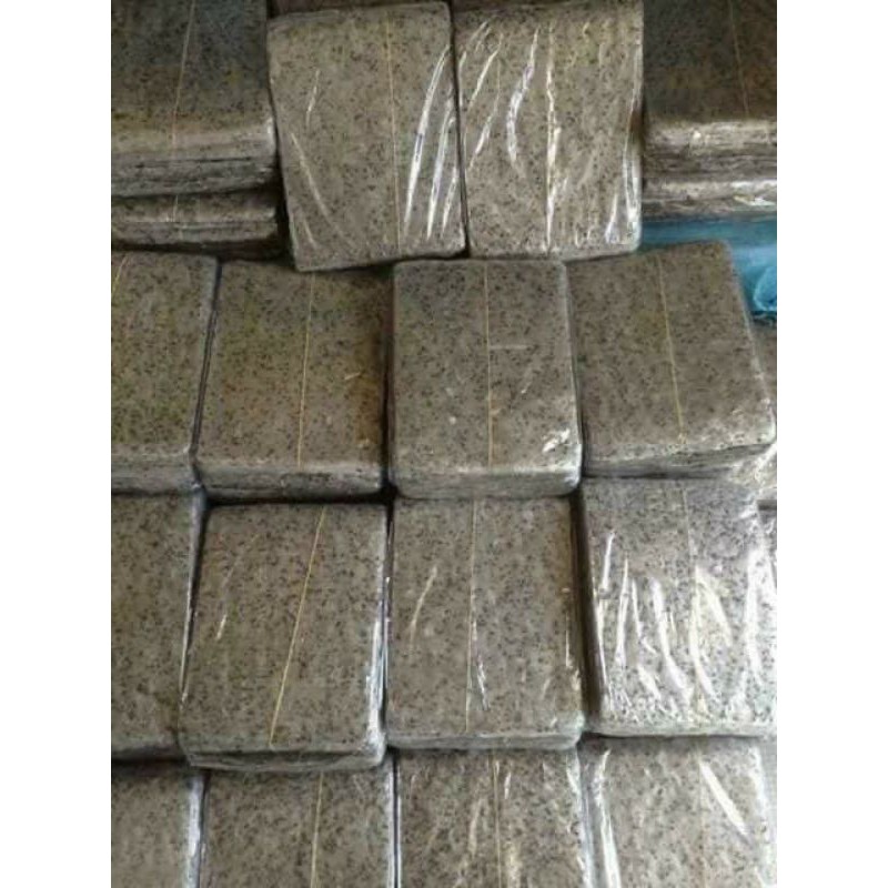 Bánh tráng mè nhúng