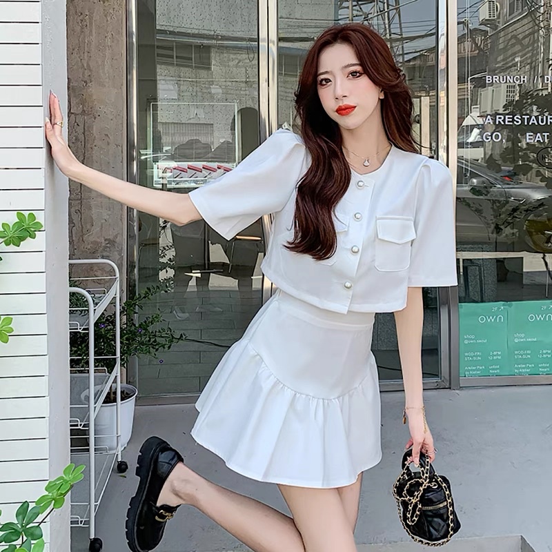 Set Áo Croptop Cổ Tròn Kèm Chân Váy Xoè Phong Cách Tiểu Thư_ Hàng QCCC