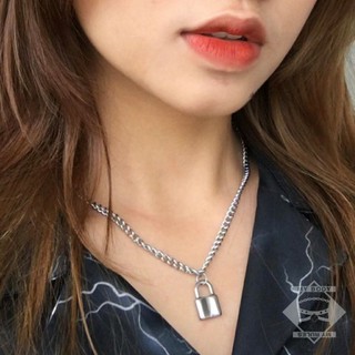 Vòng cổ ổ khóa.