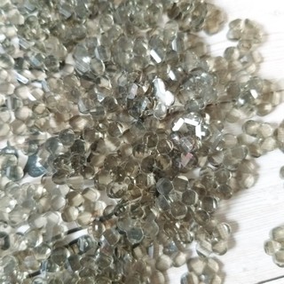 Đá hoa mai trang trí ,size 1cm (100 hoa)