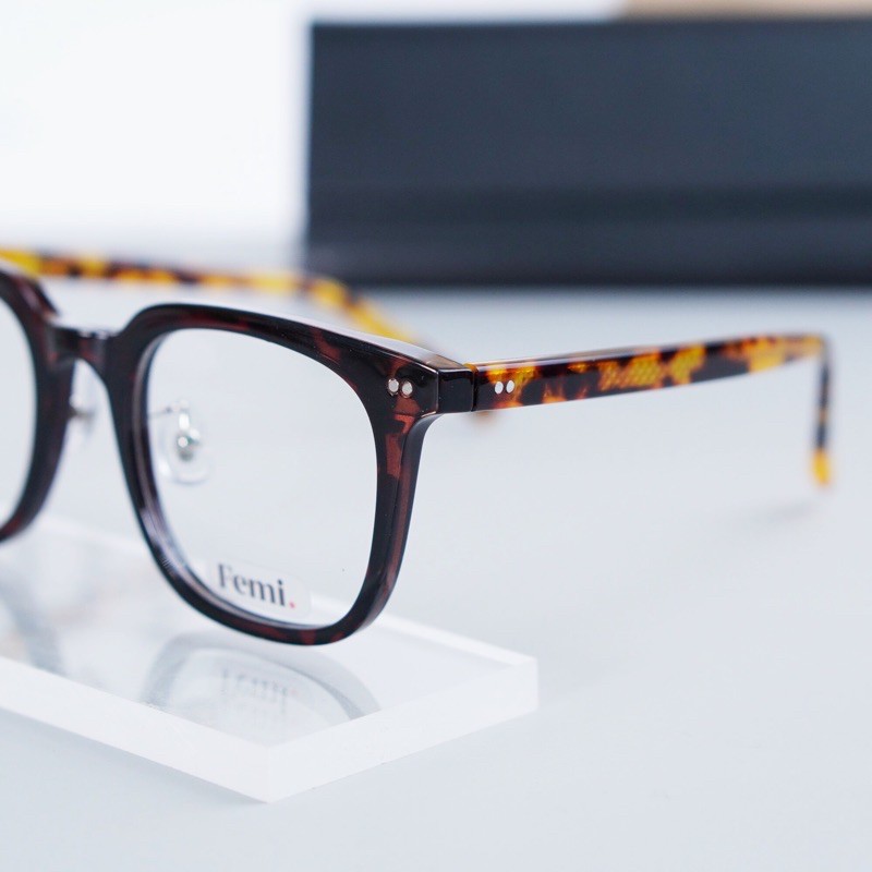 Gọng kính cận vuông Femi Baker mắt kính nam nữ chống ánh sáng xanh | BigBuy360 - bigbuy360.vn