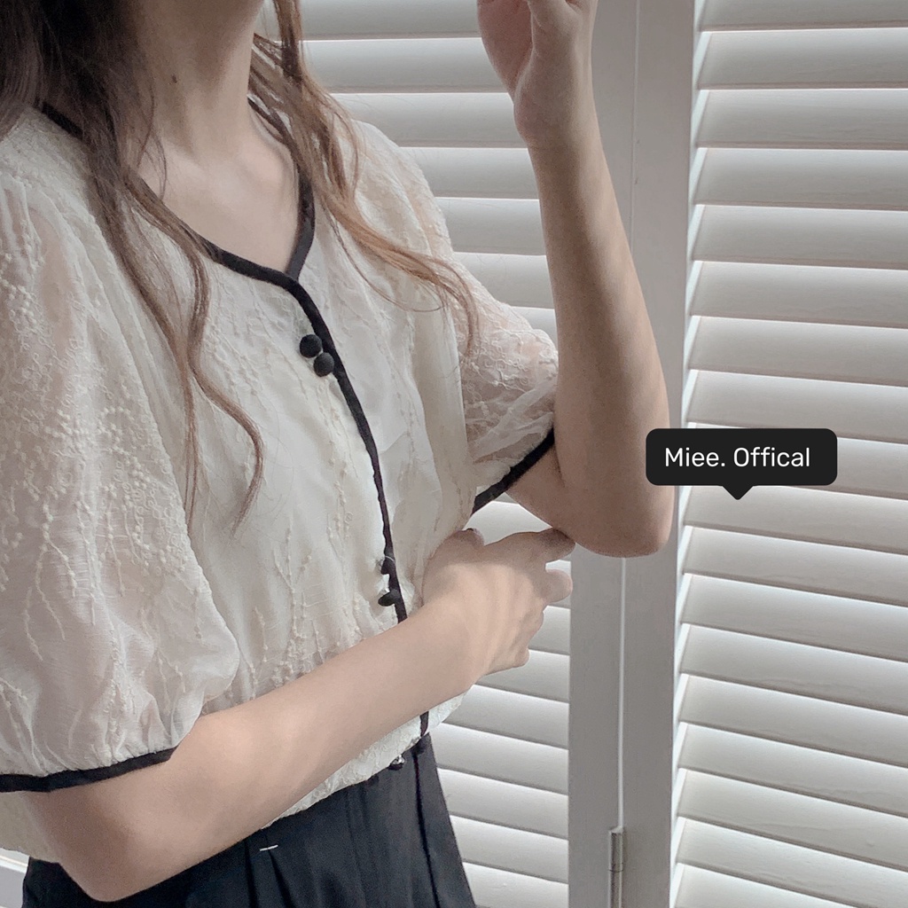 (ORDER) Áo sơ mi nữ cộc tay ren hoa trắng phối viền đen tay phồng vintage nhẹ nhàng công sở Hàn Quốc (Hàng_Thu_Đông)