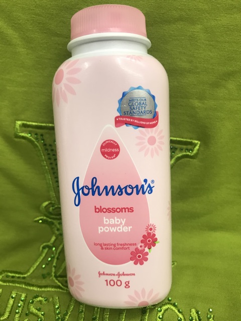 Combo sữa tắm gội 200ml và phấn thơm 100g Johnson’baby