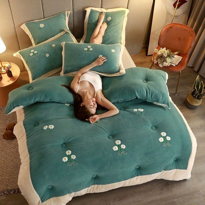 Chăn Lông Thỏ Thêu Hoa Cúc_Siêu Giữ Nhiệt_Hàng Nhập Khẩu Nguyên Tem Mác