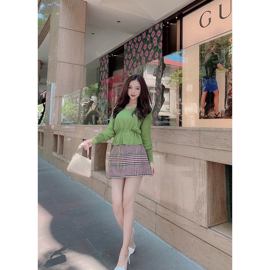 Set áo len + váy bố. Có 1 màu. KÈm hình chụp thật 100%. Size dưới 55kg vừa. Đơn giản mà đẹp nha mấy chế