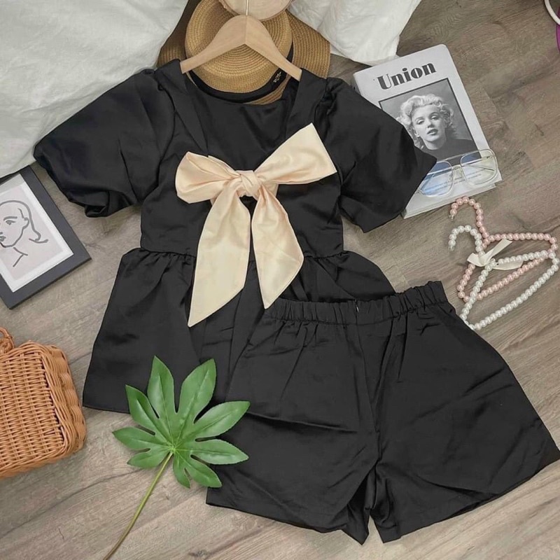 Sẵn  Set áo babydoll đen đỏ tay phồng nơ lưng với quần ngắn