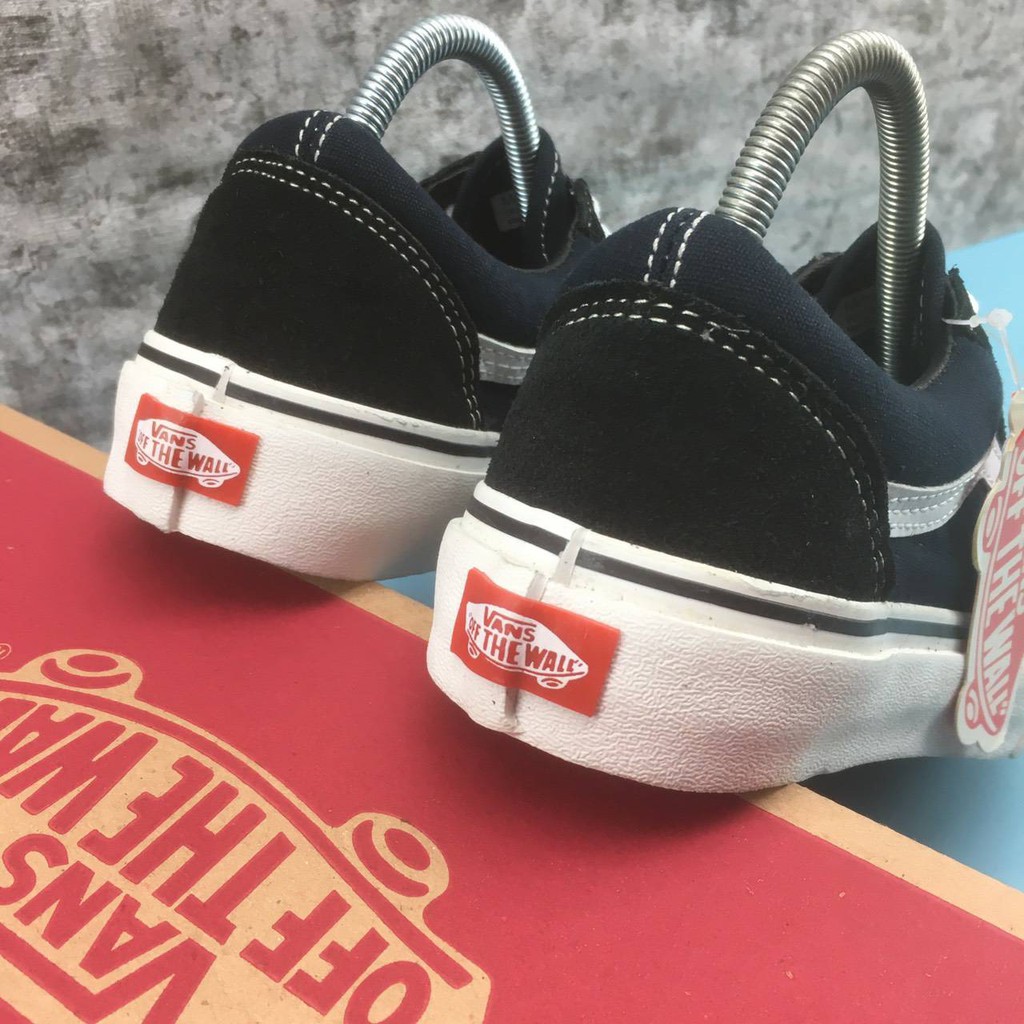 Giày Vans Màu Đen / Xanh Navy Cá Tính Năng Động Thời Trang