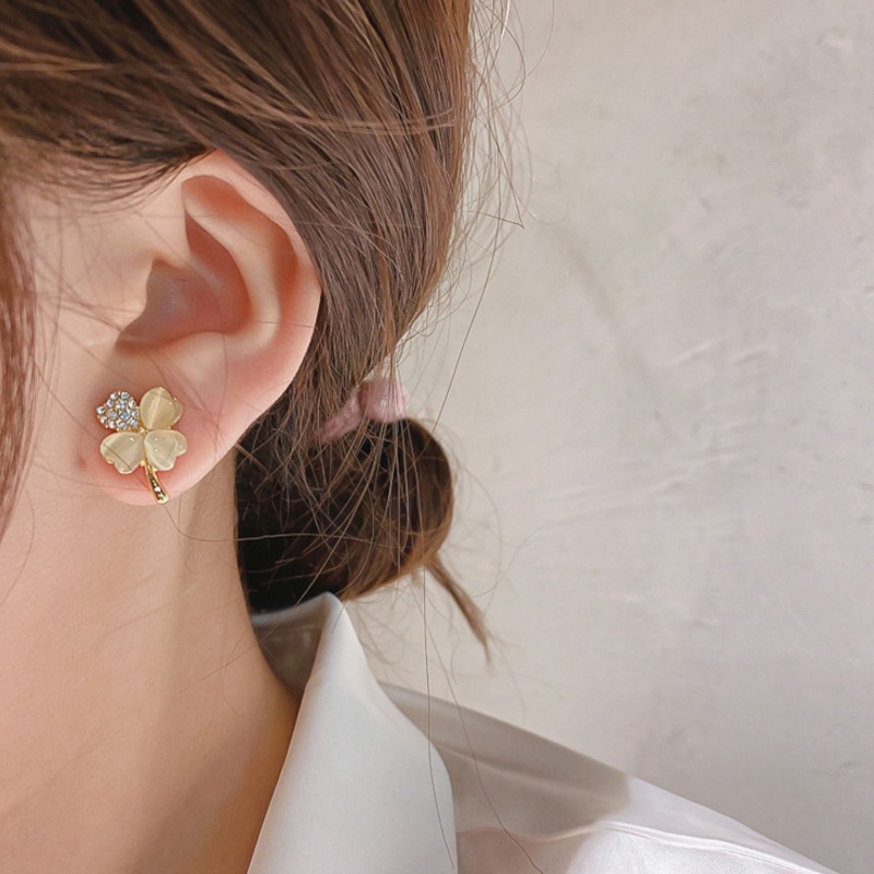 Khuyên tai bạc S925 hình cỏ bốn lá đính đá opal thời trang Hàn Quốc sang trọng cho nữ