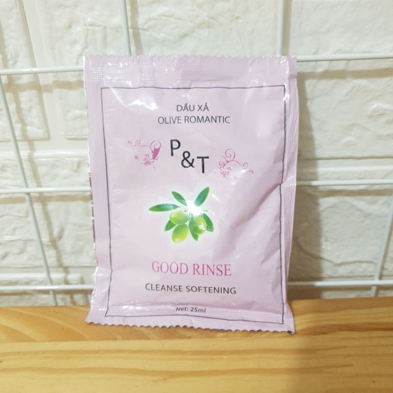 Dầu gội bổ sung dưỡng chất Olive Romantic 250ml