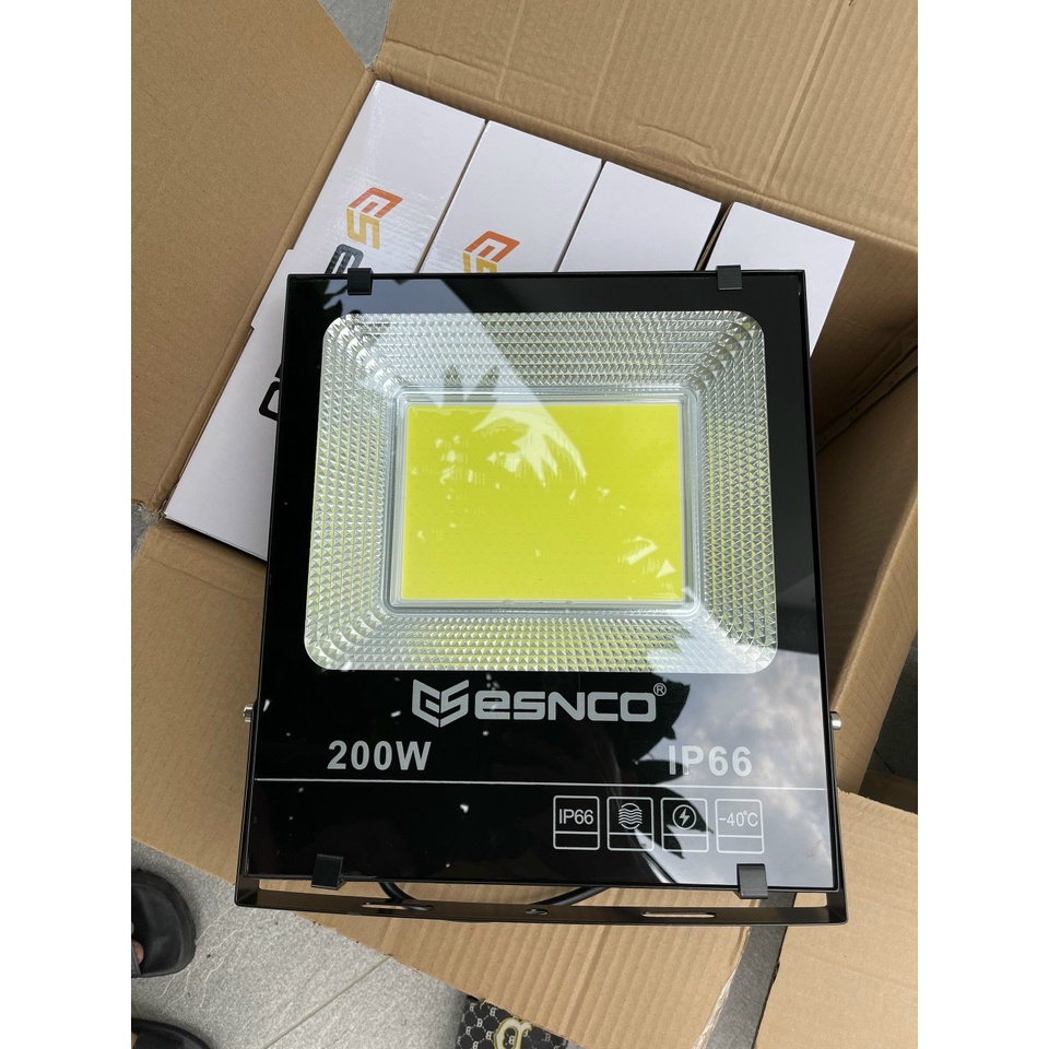 Đèn pha led 200W đủ công suất cho sân bóng đá, công trình HÀNG BH 01 NĂM