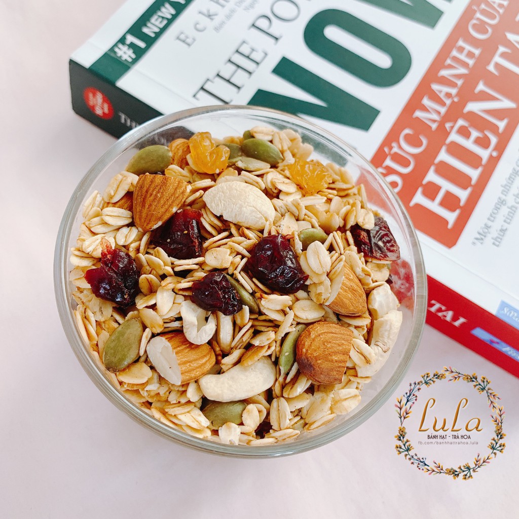 GRANOLA (260g)- NGŨ CỐC YẾN MẠCH, HẠNH NHÂN, CRANBERRIES, HẠT ĐIỀU, BÍ XANH, NHO KHÔ